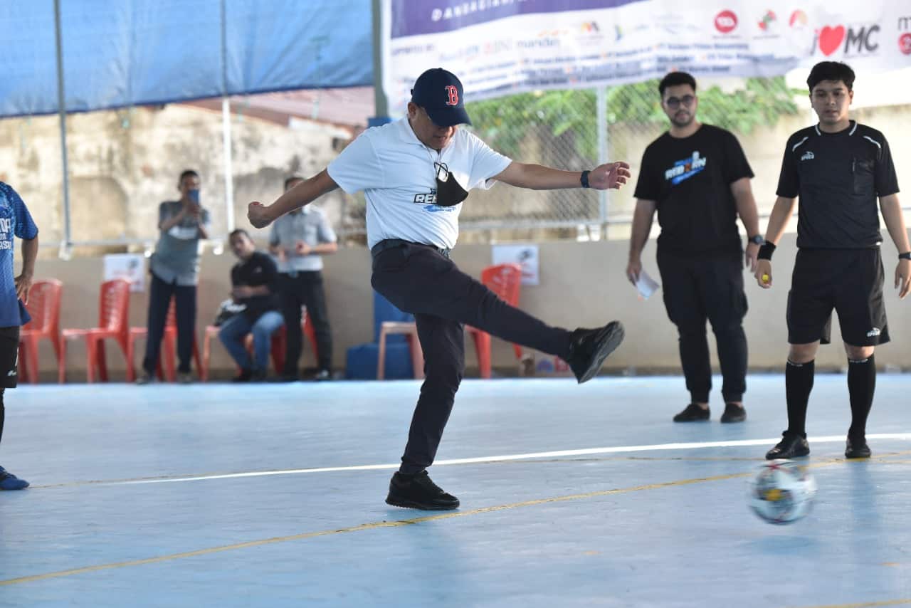 Beni Iskandar Resmi Membuka Turnamen Futsal HUT PDAM ke-98, Diikuti SKPD se-Makassar